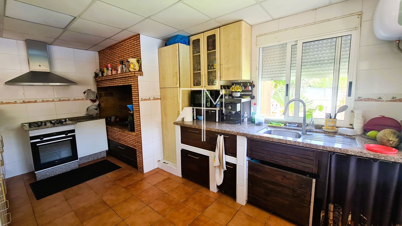 4 bedroom Villa for sale in Alberic with pool garage - € 360,000 (Ref: 9153166)