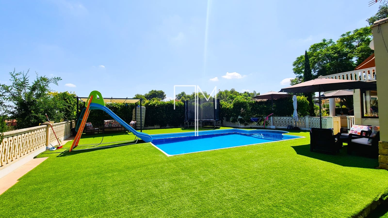 4 bedroom Villa for sale in Alberic with pool garage - € 360,000 (Ref: 9153166)