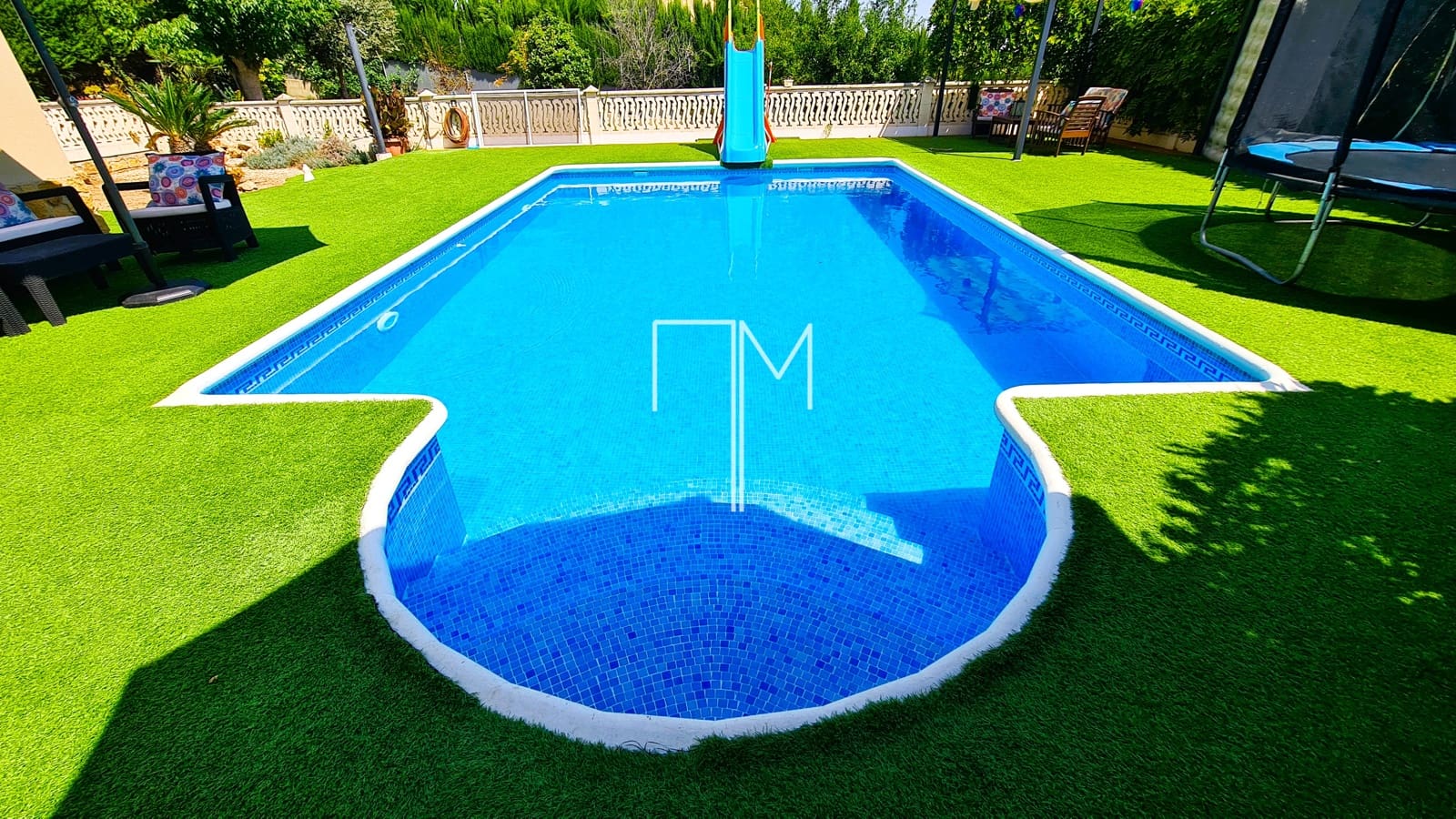 4 bedroom Villa for sale in Alberic with pool garage - € 360,000 (Ref: 9153166)