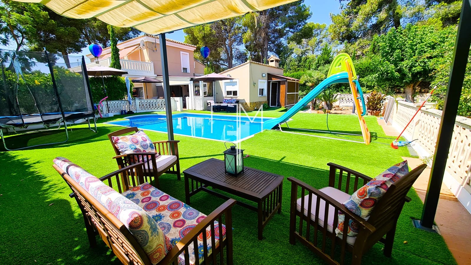 4 bedroom Villa for sale in Alberic with pool garage - € 360,000 (Ref: 9153166)