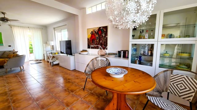 3 bedroom Villa for sale in Sagunto / Sagunt with garage - € 550,000 (Ref: 9165386)