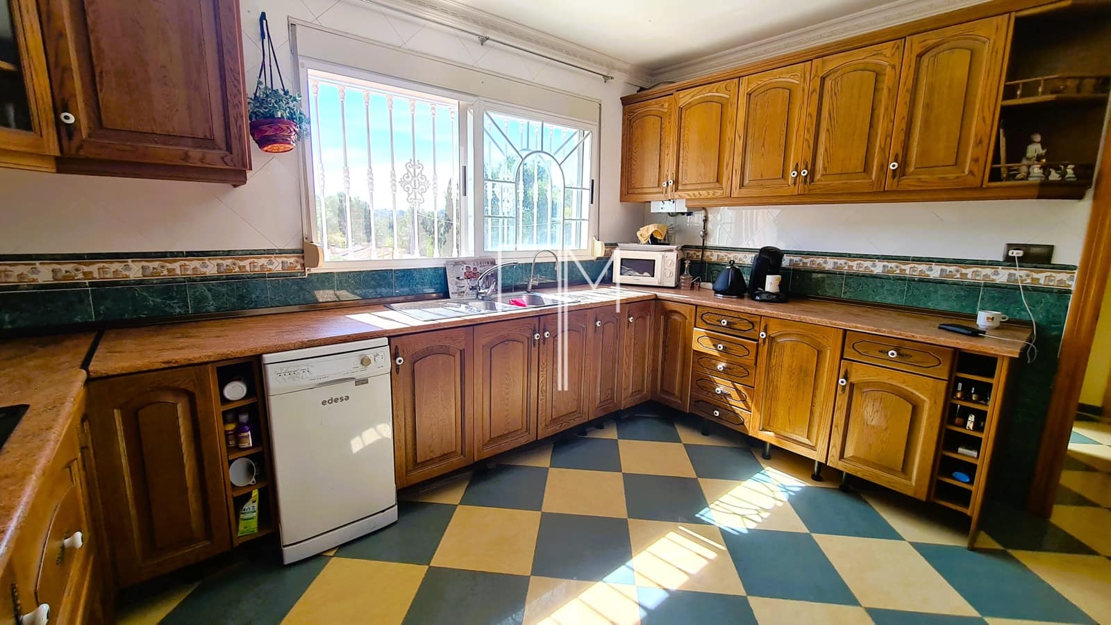 5 soveværelse Villa til salg i Turis med swimmingpool garage - € 460.000 (Ref: 9234893)