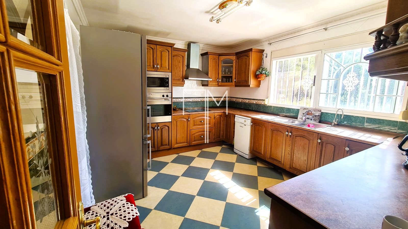 5 soveværelse Villa til salg i Turis med swimmingpool garage - € 460.000 (Ref: 9234893)