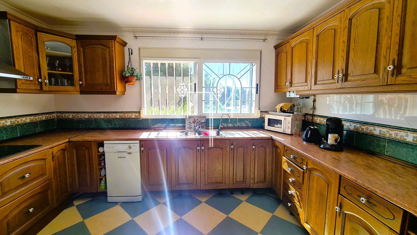 5 soveværelse Villa til salg i Turis med swimmingpool garage - € 460.000 (Ref: 9234893)