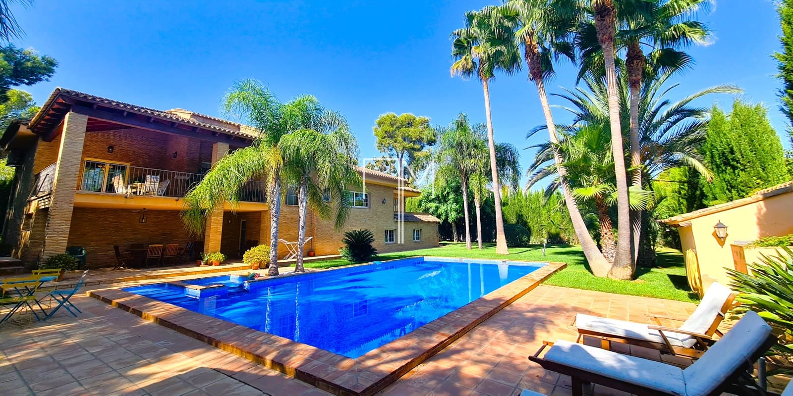 3 soverom Villa til salgs i Paterna med svømmebasseng garasje - € 950 000 (Ref: 9245445)