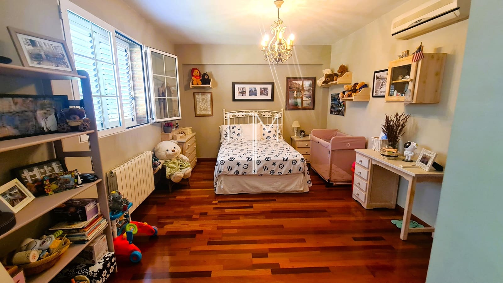 3 soverom Villa til salgs i Paterna med svømmebasseng garasje - € 950 000 (Ref: 9245445)