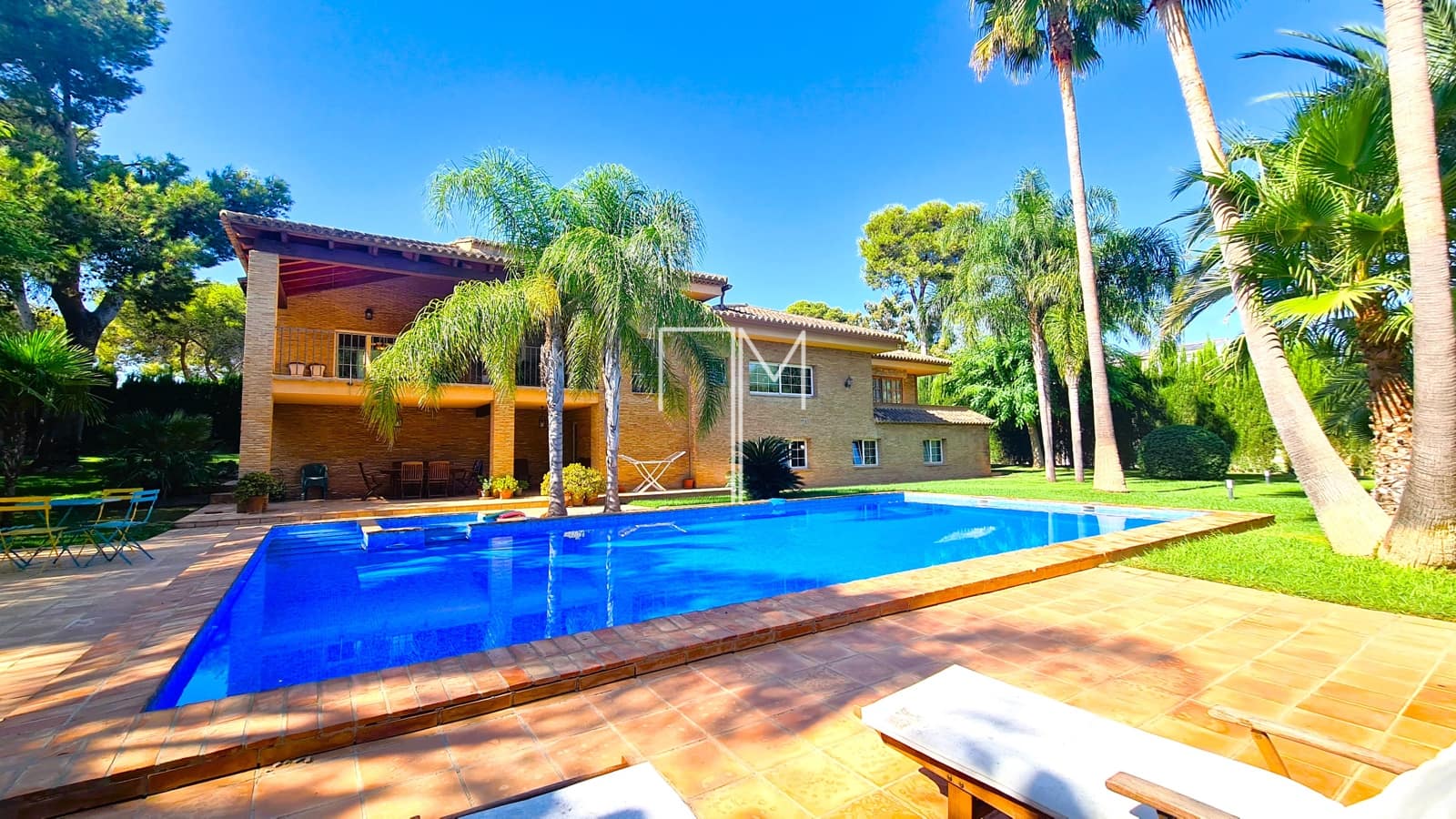 3 soverom Villa til salgs i Paterna med svømmebasseng garasje - € 950 000 (Ref: 9245445)