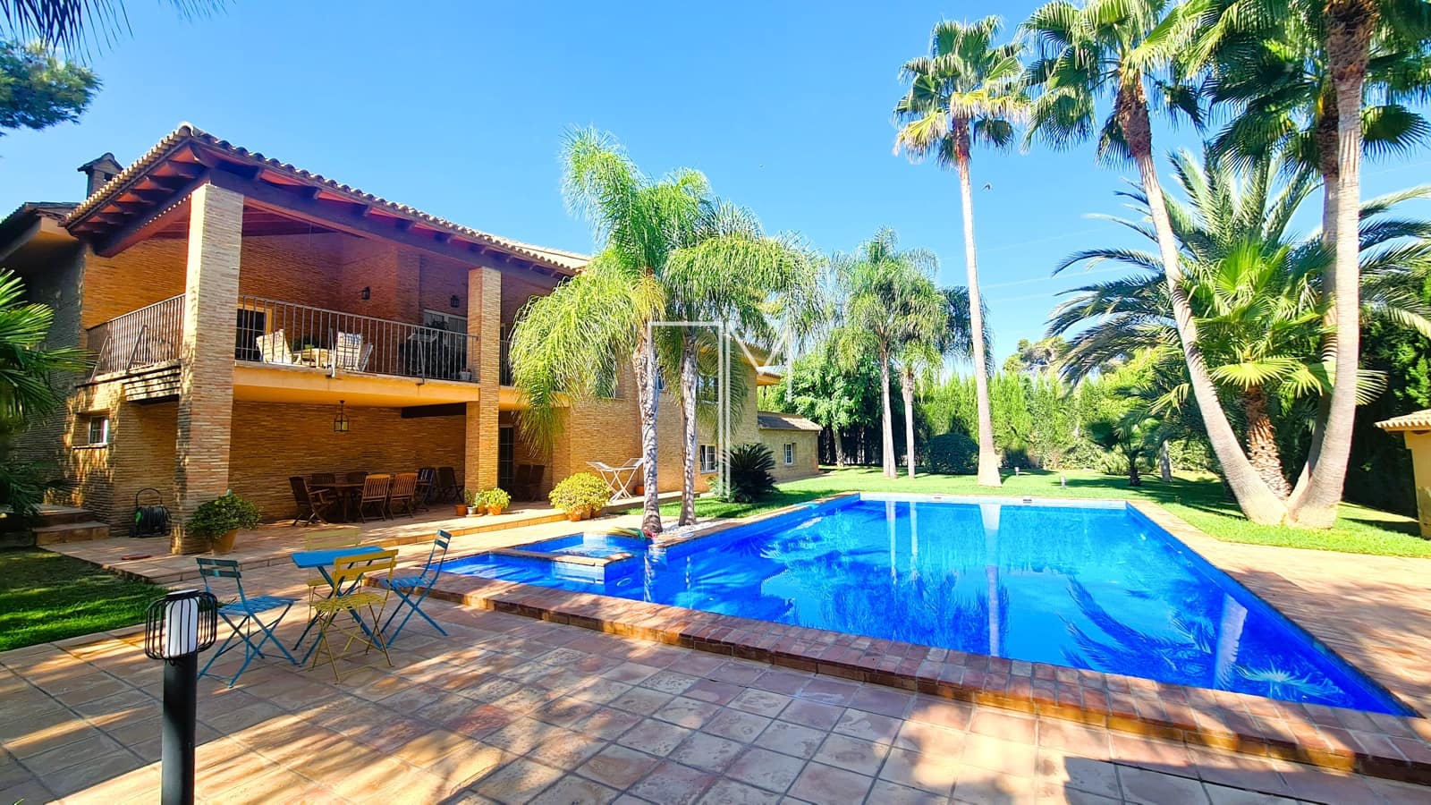 3 soverom Villa til salgs i Paterna med svømmebasseng garasje - € 950 000 (Ref: 9245445)