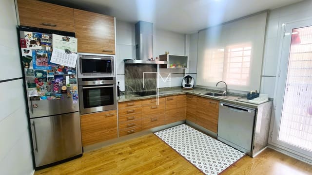 3 chambre Villa/Maison Semi-Mitoyenne à vendre à Alberic - 225 000 € (Ref: 9357214)