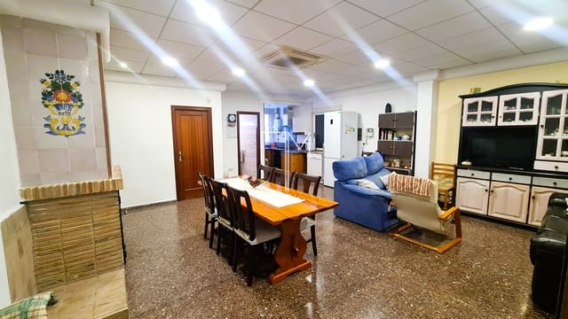 4 soveværelse Villa til salg i Barxeta med swimmingpool garage - € 245.000 (Ref: 9378524)