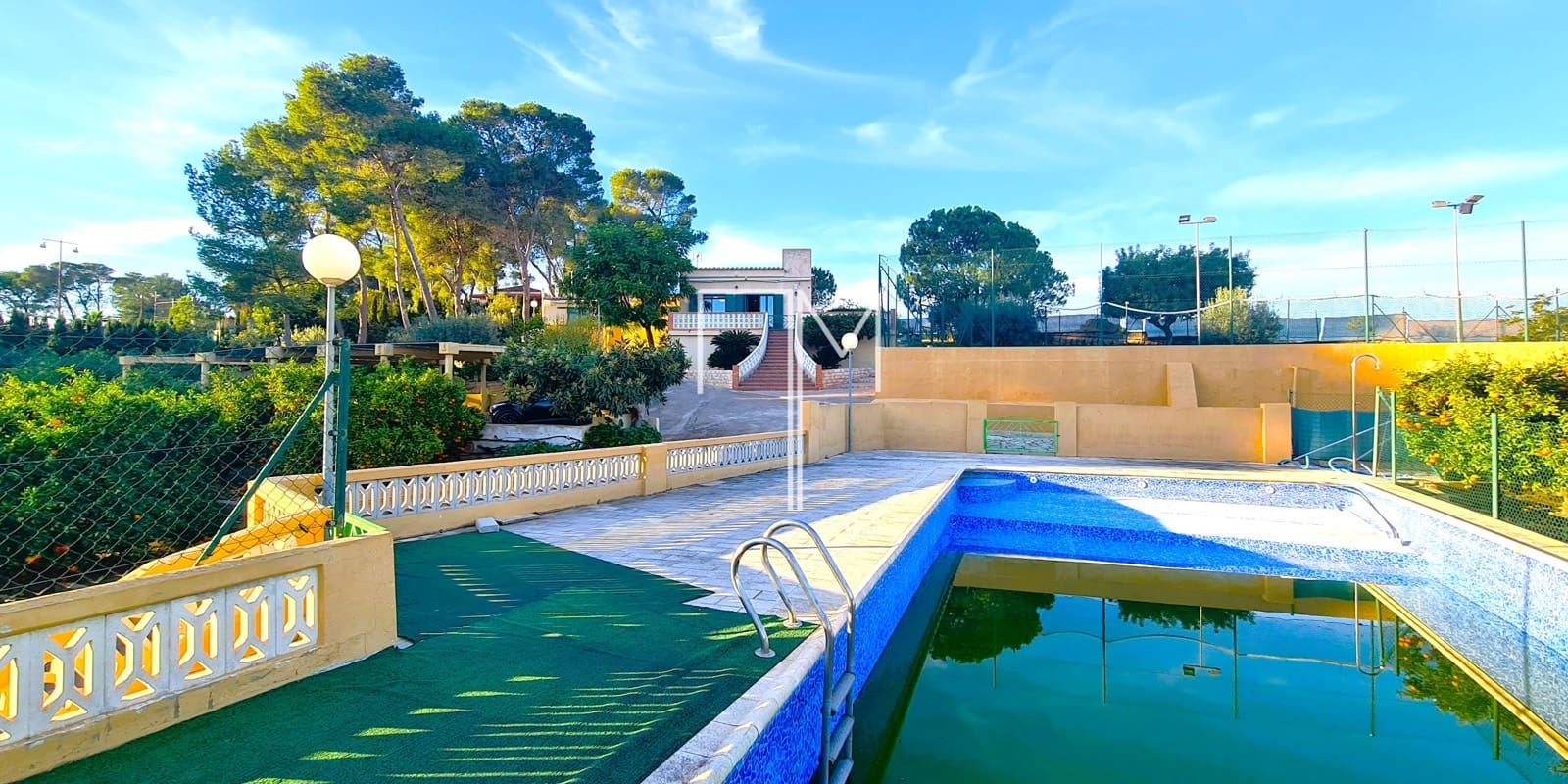 5 slaapkamer Villa te koop in Alberic met zwembad garage - € 475.000 (Ref: 9397874)