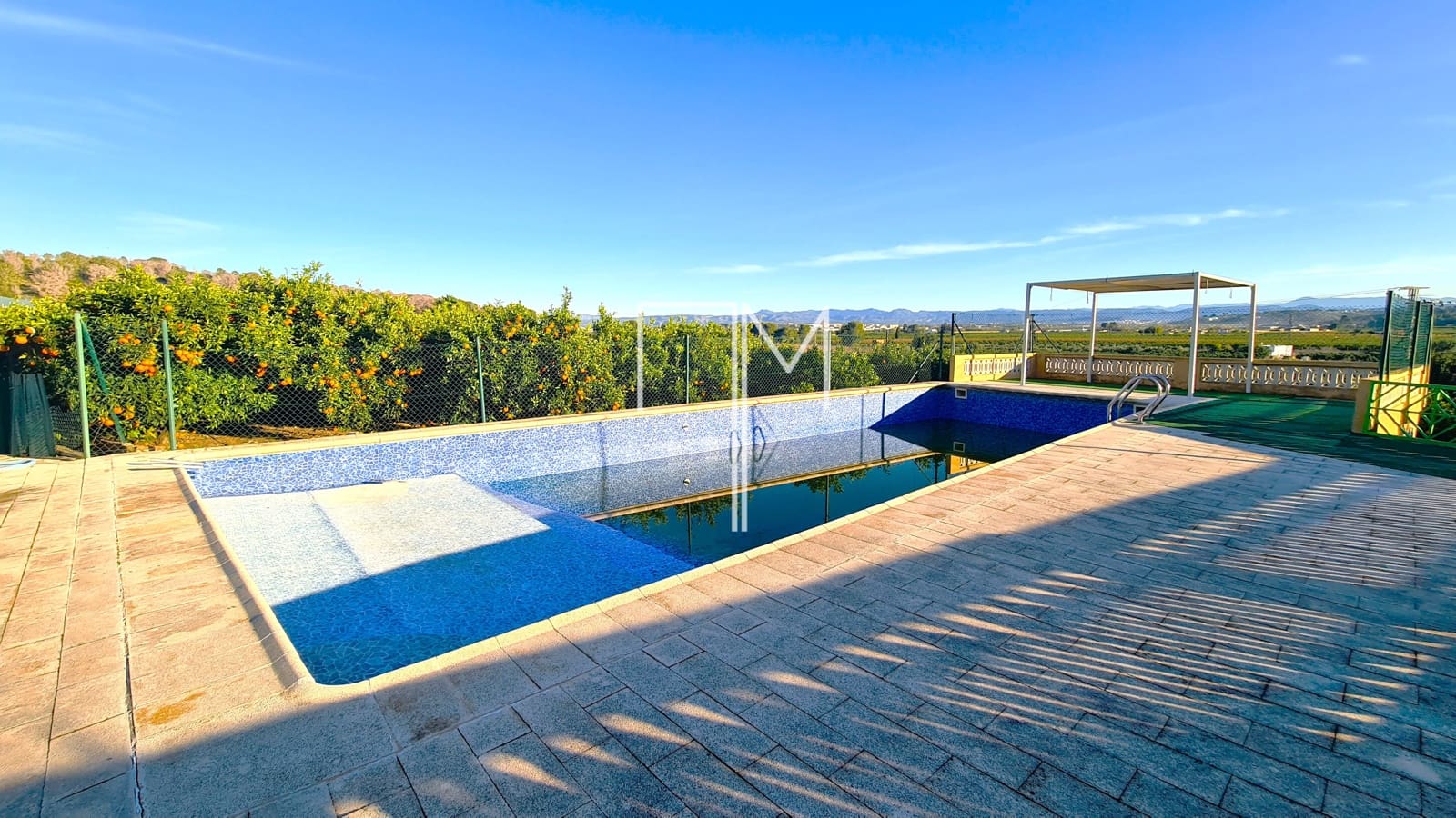 5 slaapkamer Villa te koop in Alberic met zwembad garage - € 475.000 (Ref: 9397874)