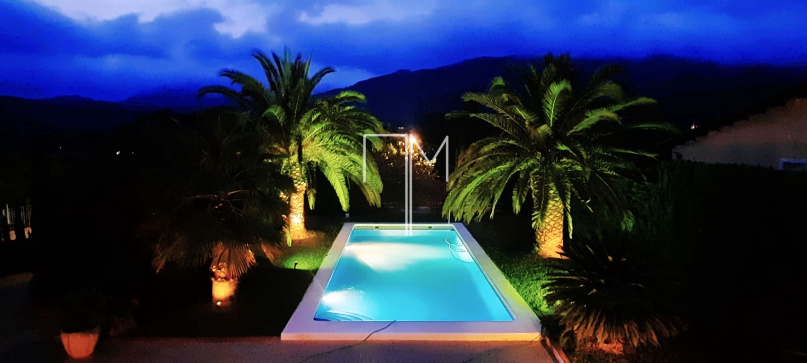 5 soverom Villa til salgs i Alzira med svømmebasseng garasje - € 450 000 (Ref: 9400892)