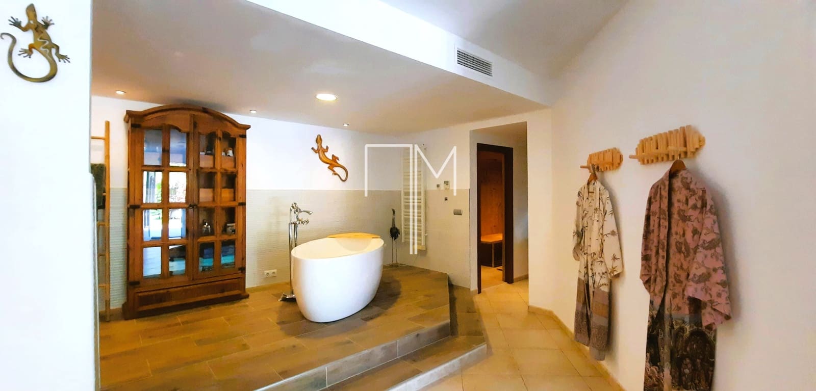 5 soverom Villa til salgs i Alzira med svømmebasseng garasje - € 450 000 (Ref: 9400892)