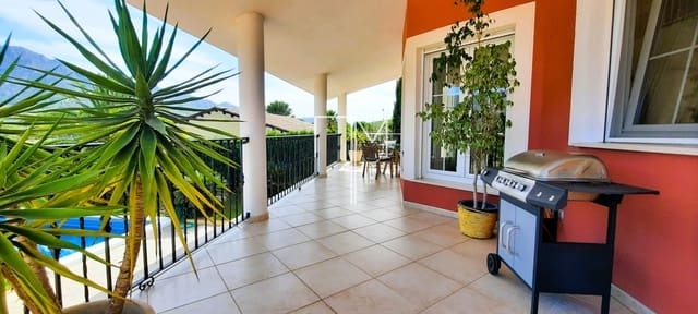 5 soveværelse Villa til salg i Alzira med swimmingpool garage - € 450.000 (Ref: 9400892)