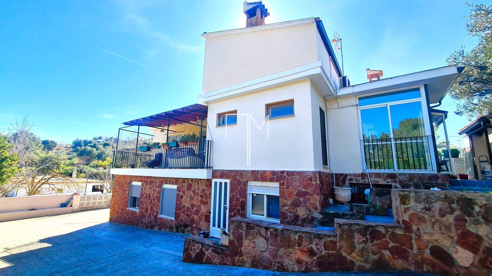 5 makuuhuone Huvila myytävänä paikassa Alberic mukana uima-altaan 
autotalli - 365 000 € (Ref: 9624209)