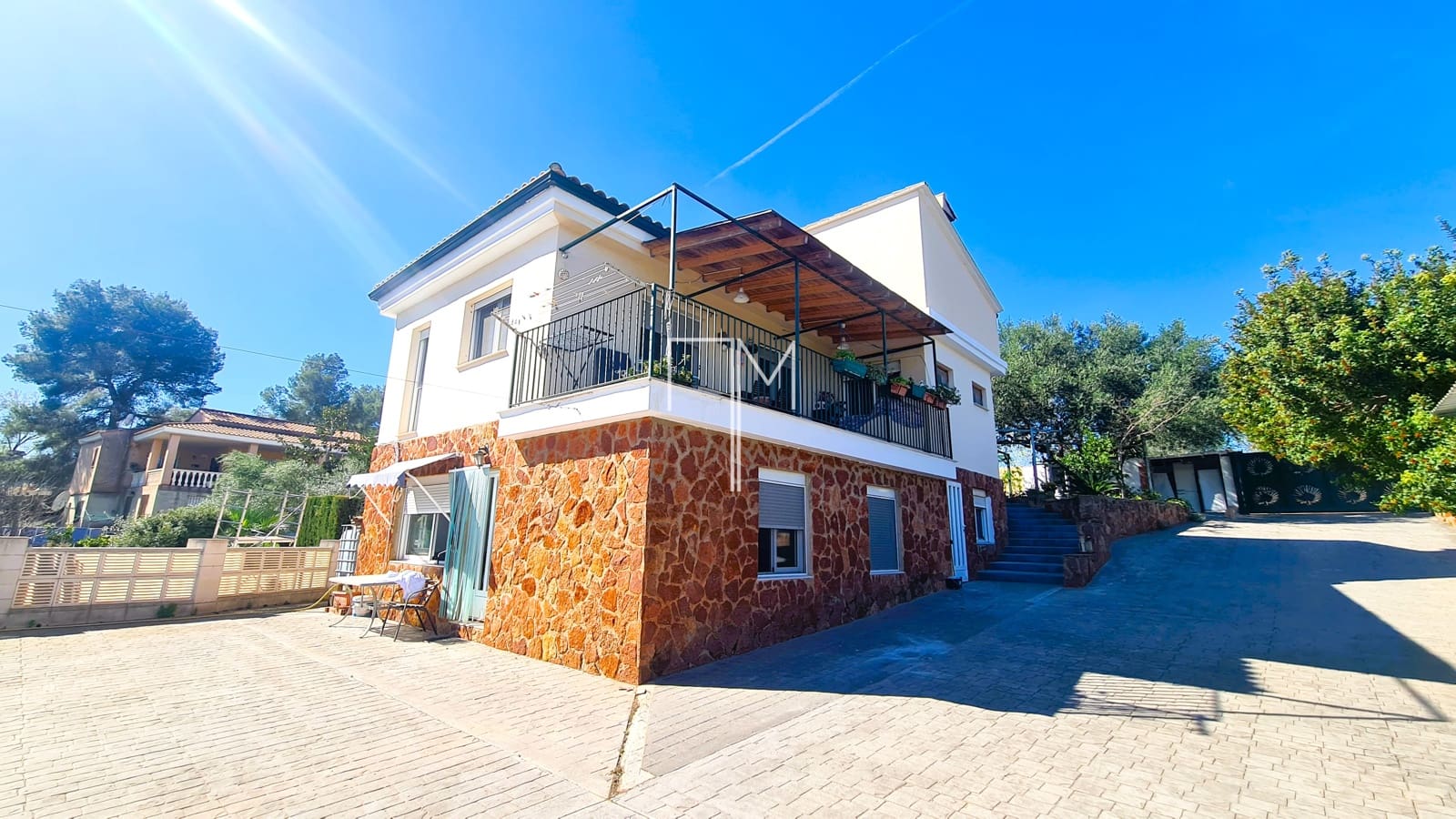 5 makuuhuone Huvila myytävänä paikassa Alberic mukana uima-altaan 
autotalli - 365 000 € (Ref: 9624209)