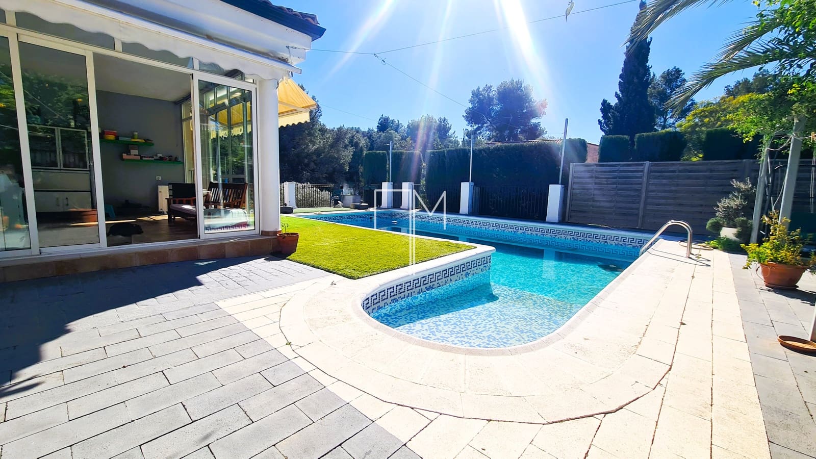 5 makuuhuone Huvila myytävänä paikassa Alberic mukana uima-altaan 
autotalli - 365 000 € (Ref: 9624209)