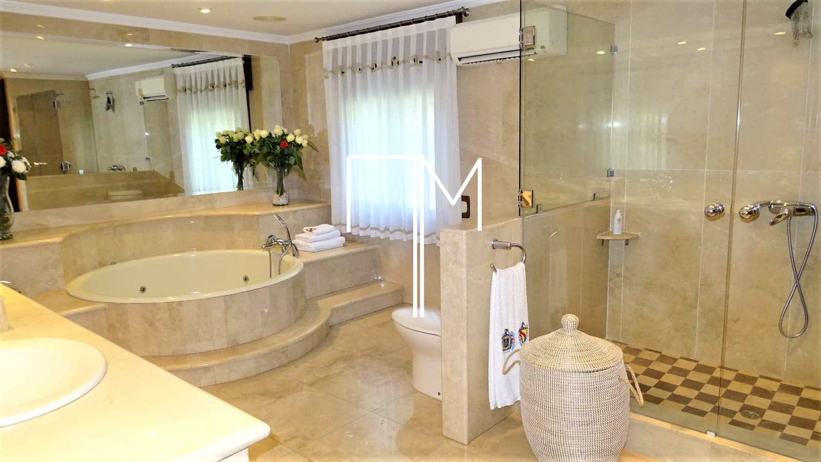 Chalet de 4 habitaciones en Ontinyent en venta con piscina garaje - 1.355.000 € (Ref: 9636197)