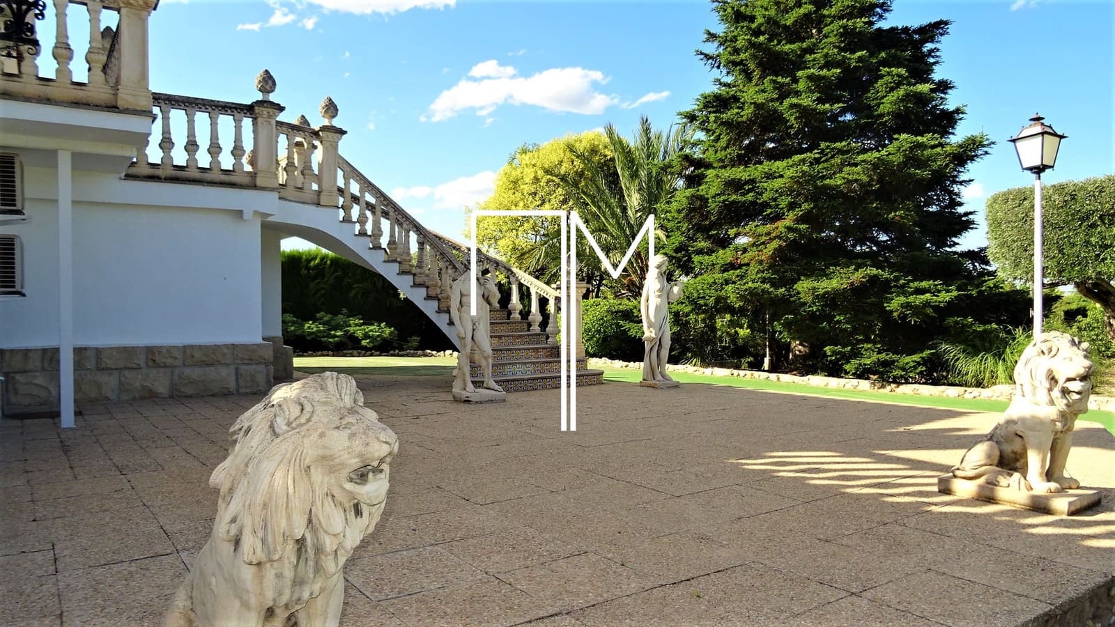 Chalet de 4 habitaciones en Ontinyent en venta con piscina garaje - 1.355.000 € (Ref: 9636197)