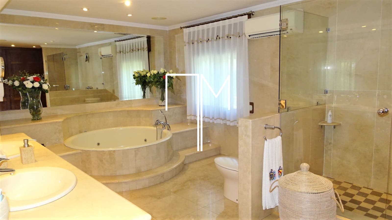 Chalet de 4 habitaciones en Ontinyent en venta con piscina garaje - 1.355.000 € (Ref: 9636197)