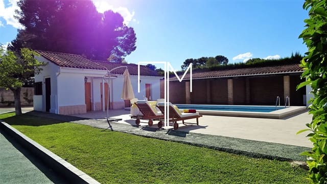 Chalet de 4 habitaciones en Ontinyent en venta con piscina garaje - 1.355.000 € (Ref: 9636197)