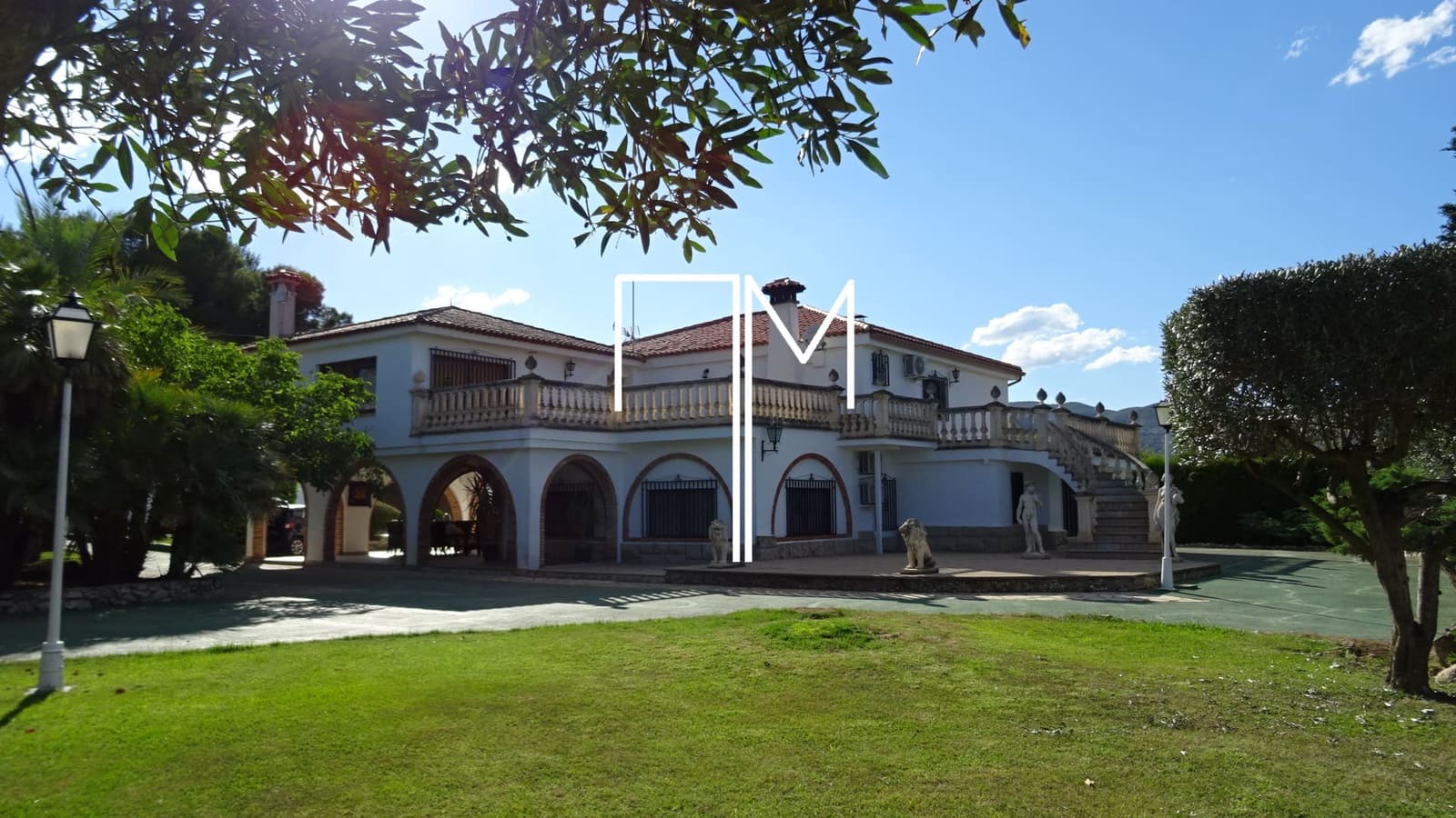 Chalet de 4 habitaciones en Ontinyent en venta con piscina garaje - 1.355.000 € (Ref: 9636197)