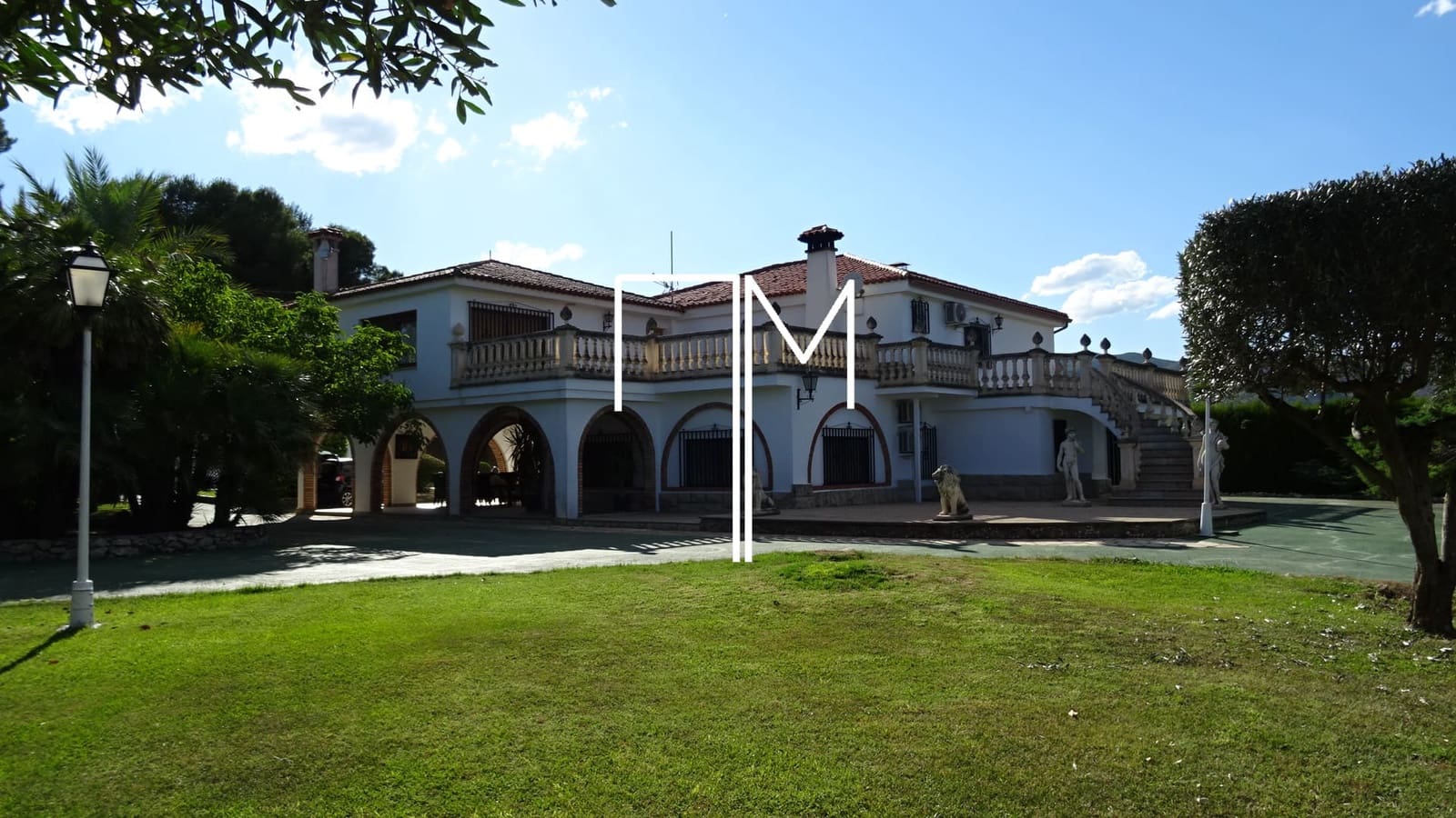 Chalet de 4 habitaciones en Ontinyent en venta con piscina garaje - 1.355.000 € (Ref: 9636197)