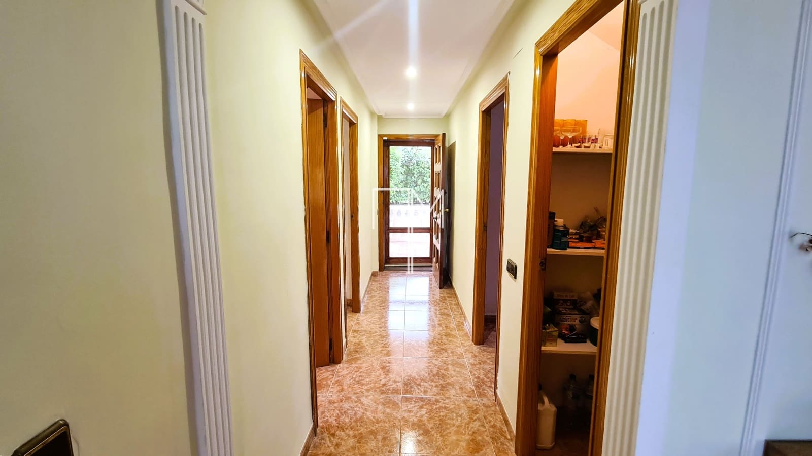 5 bedroom Villa for sale in Xativa with garage - € 435,000 (Ref: 9819641)