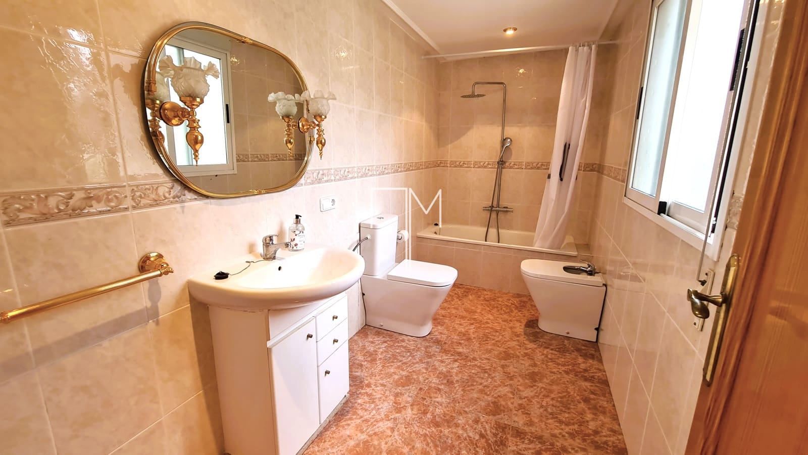 5 bedroom Villa for sale in Xativa with garage - € 435,000 (Ref: 9819641)