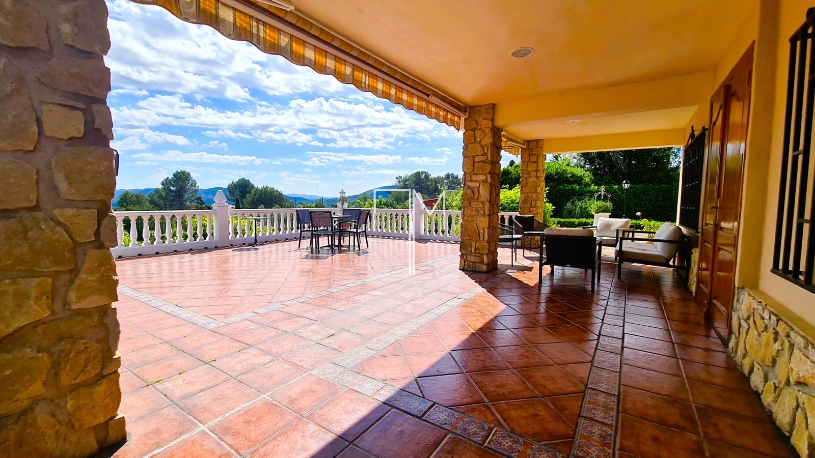 5 bedroom Villa for sale in Xativa with garage - € 435,000 (Ref: 9819641)