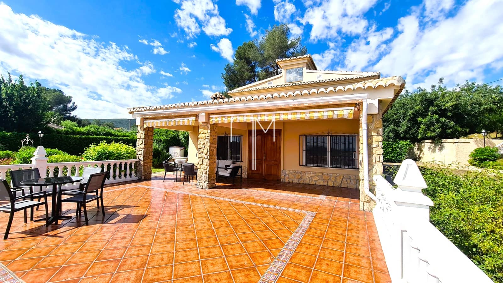 5 bedroom Villa for sale in Xativa with garage - € 435,000 (Ref: 9819641)