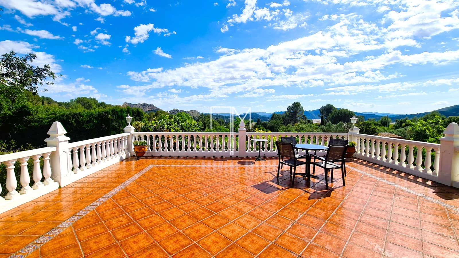 5 bedroom Villa for sale in Xativa with garage - € 435,000 (Ref: 9819641)
