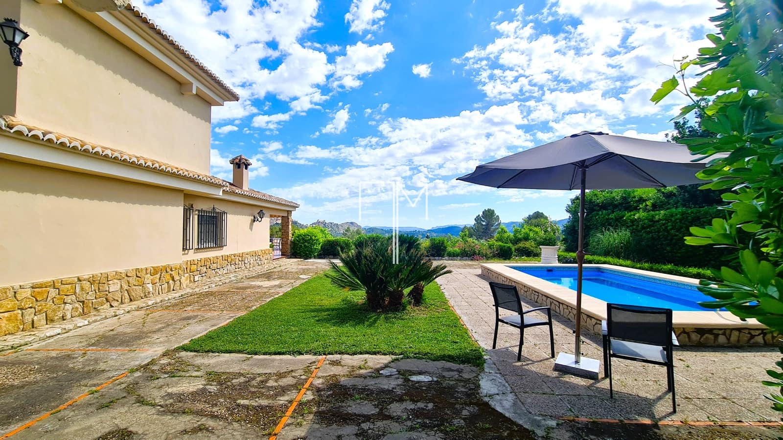 5 bedroom Villa for sale in Xativa with garage - € 435,000 (Ref: 9819641)