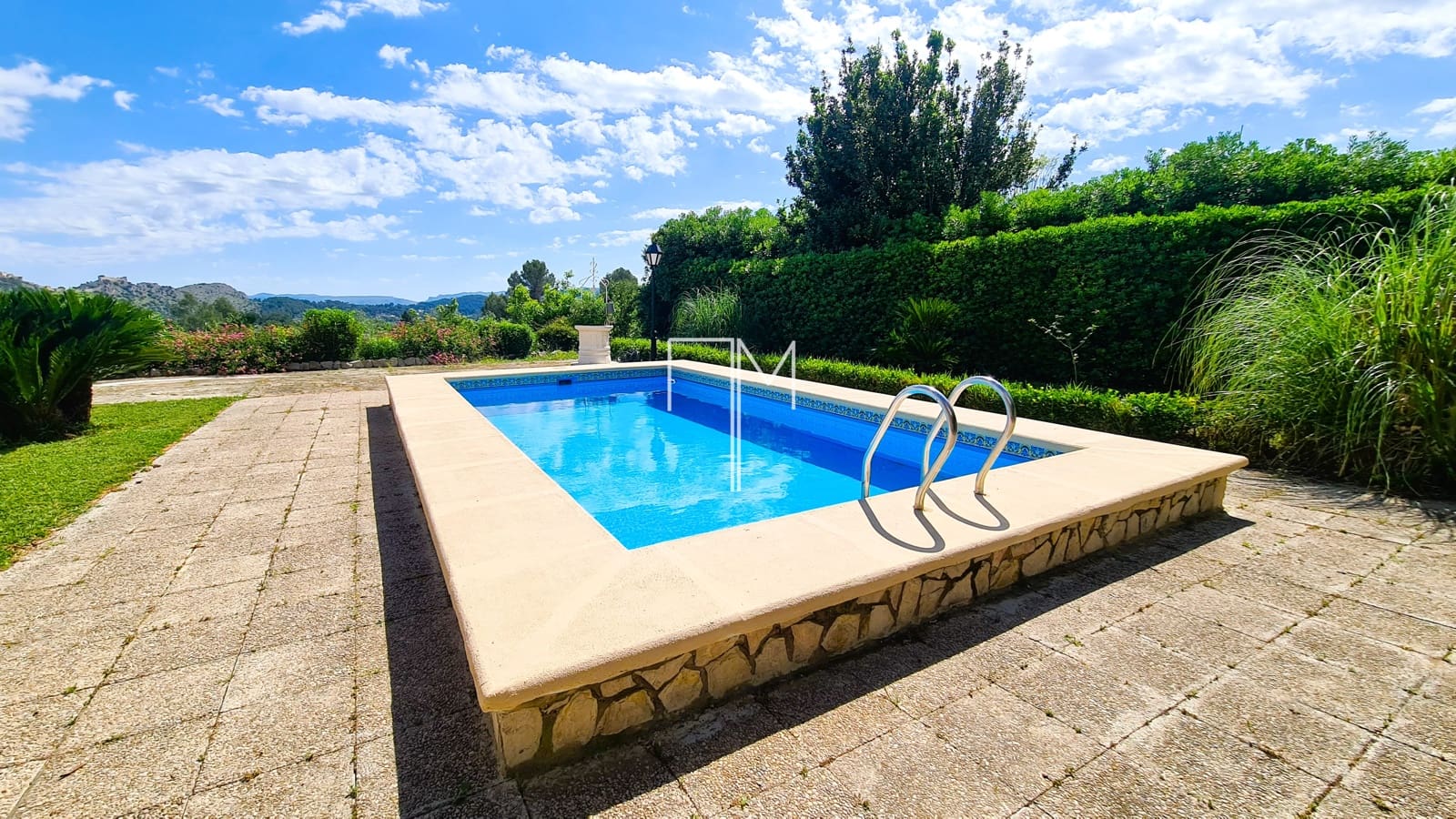 5 bedroom Villa for sale in Xativa with garage - € 435,000 (Ref: 9819641)