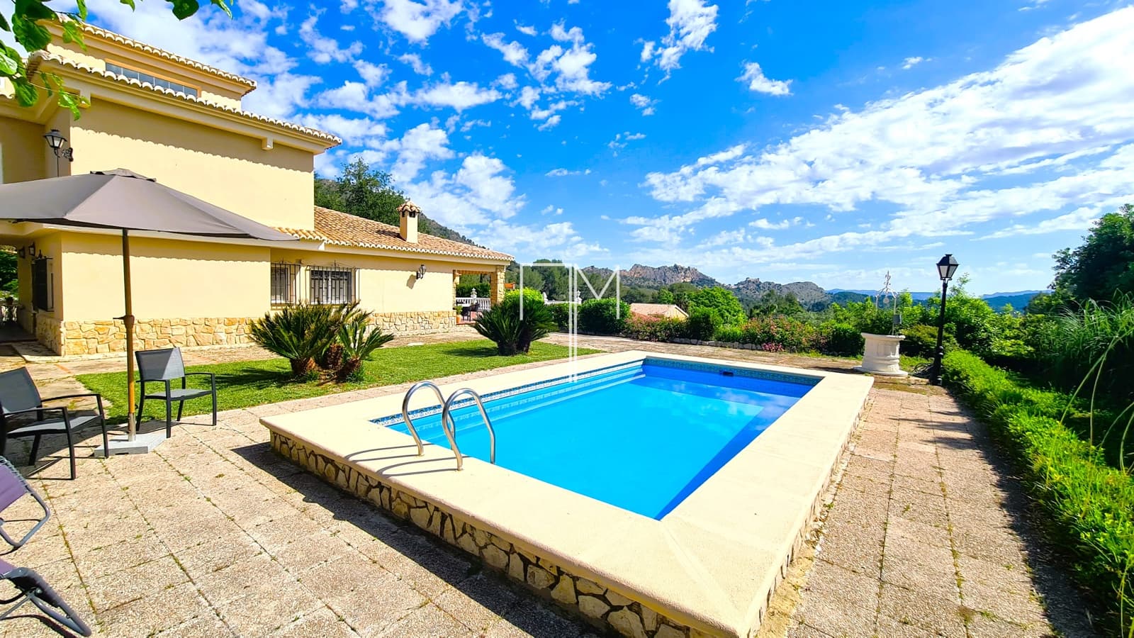 5 bedroom Villa for sale in Xativa with garage - € 435,000 (Ref: 9819641)