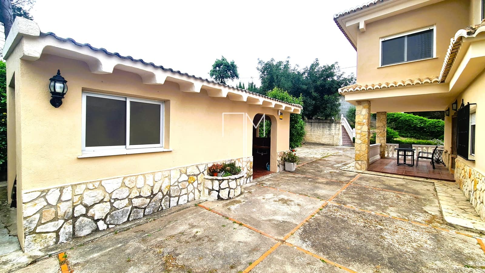 5 bedroom Villa for sale in Xativa with garage - € 435,000 (Ref: 9819641)