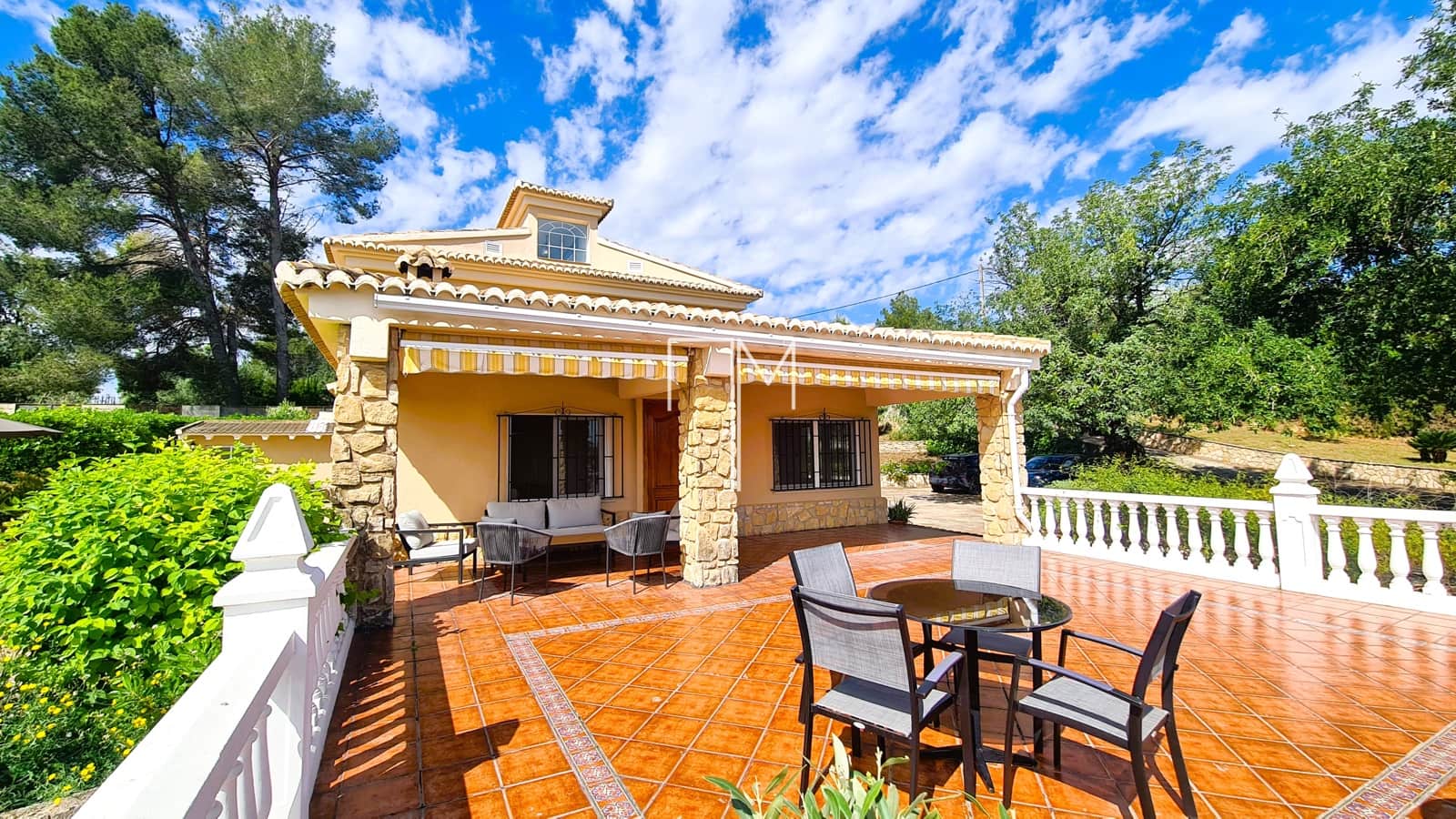 5 bedroom Villa for sale in Xativa with garage - € 435,000 (Ref: 9819641)
