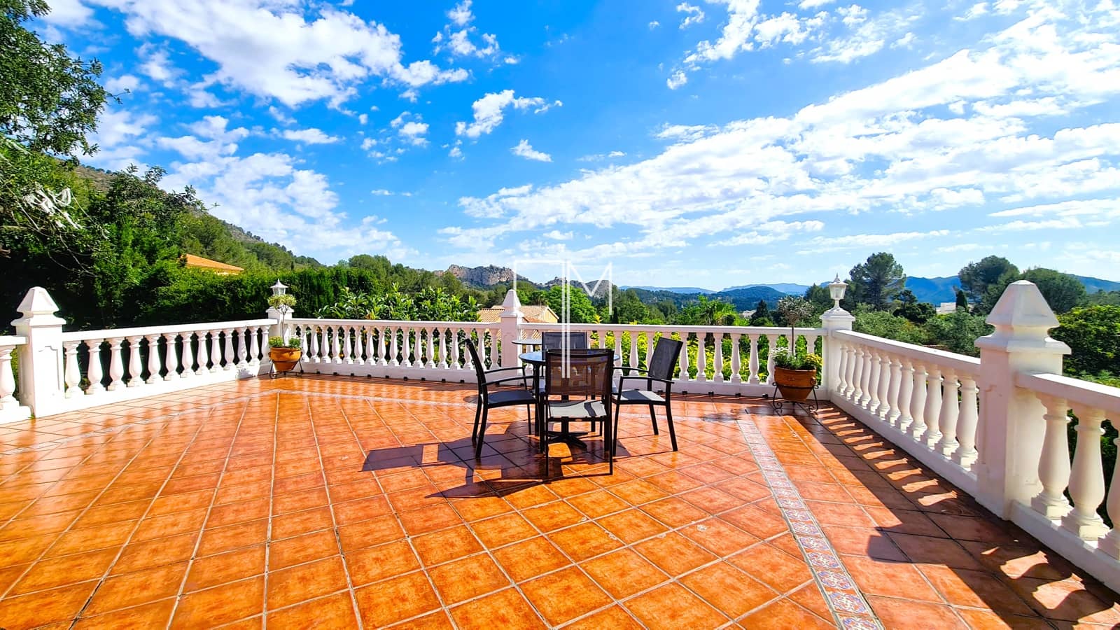 5 bedroom Villa for sale in Xativa with garage - € 435,000 (Ref: 9819641)