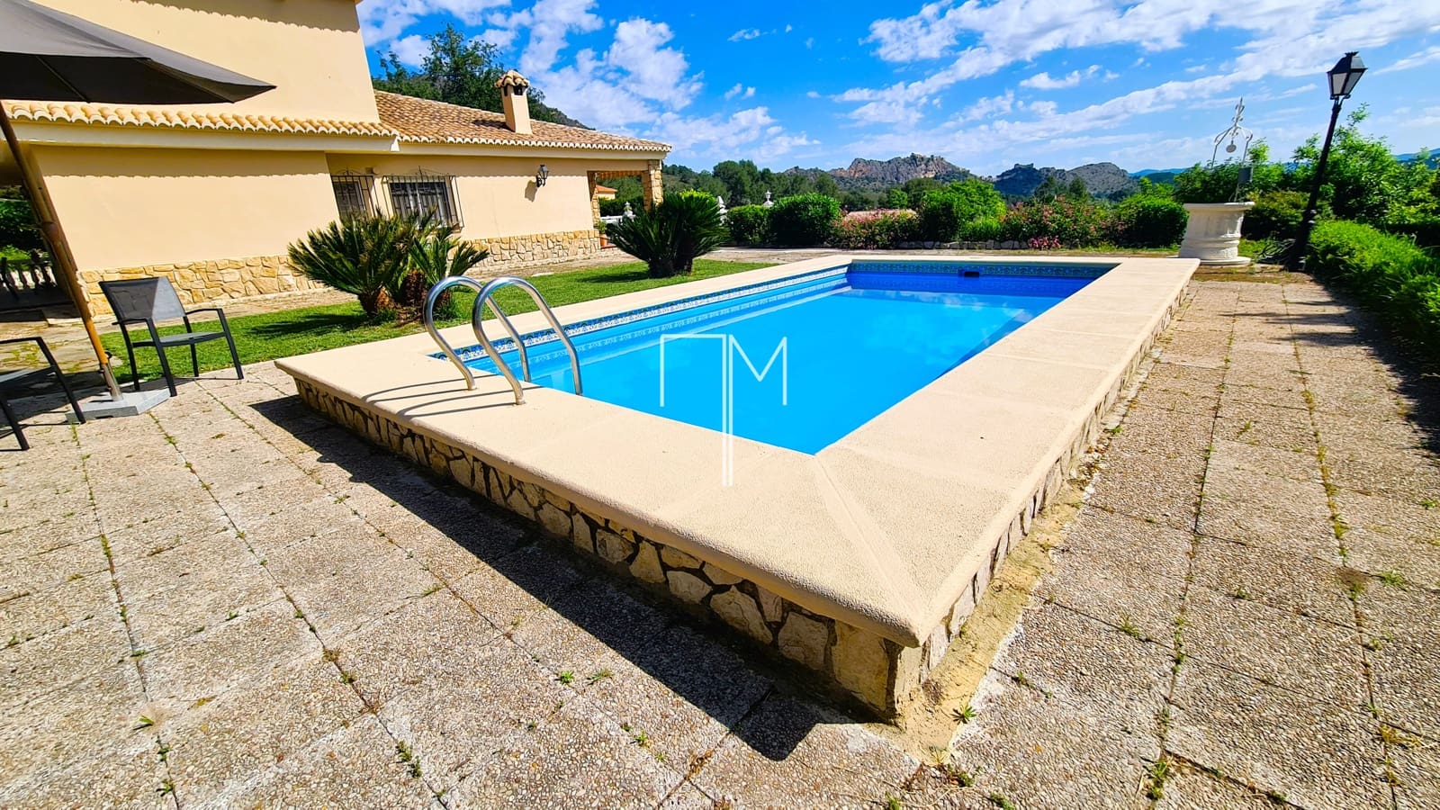 5 bedroom Villa for sale in Xativa with garage - € 435,000 (Ref: 9819641)