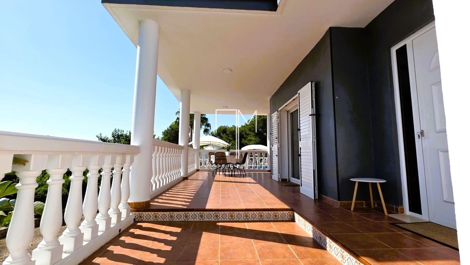 Chalet de 5 habitaciones en Alberic en venta con piscina garaje - 460.000 € (Ref: 9885207)