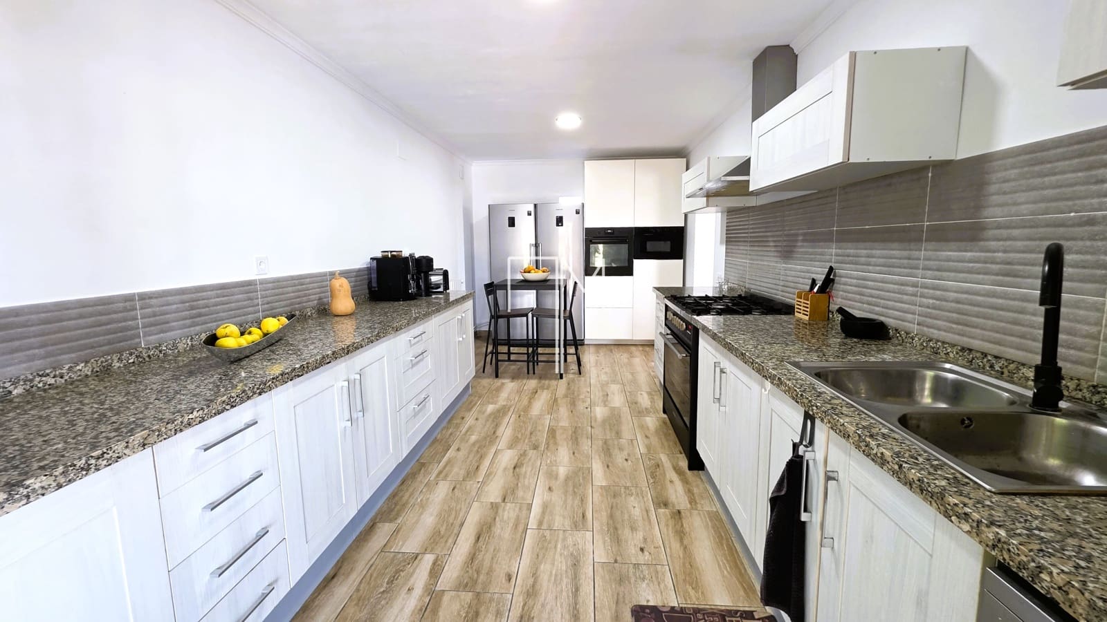 Chalet de 5 habitaciones en Alberic en venta con piscina garaje - 460.000 € (Ref: 9885207)