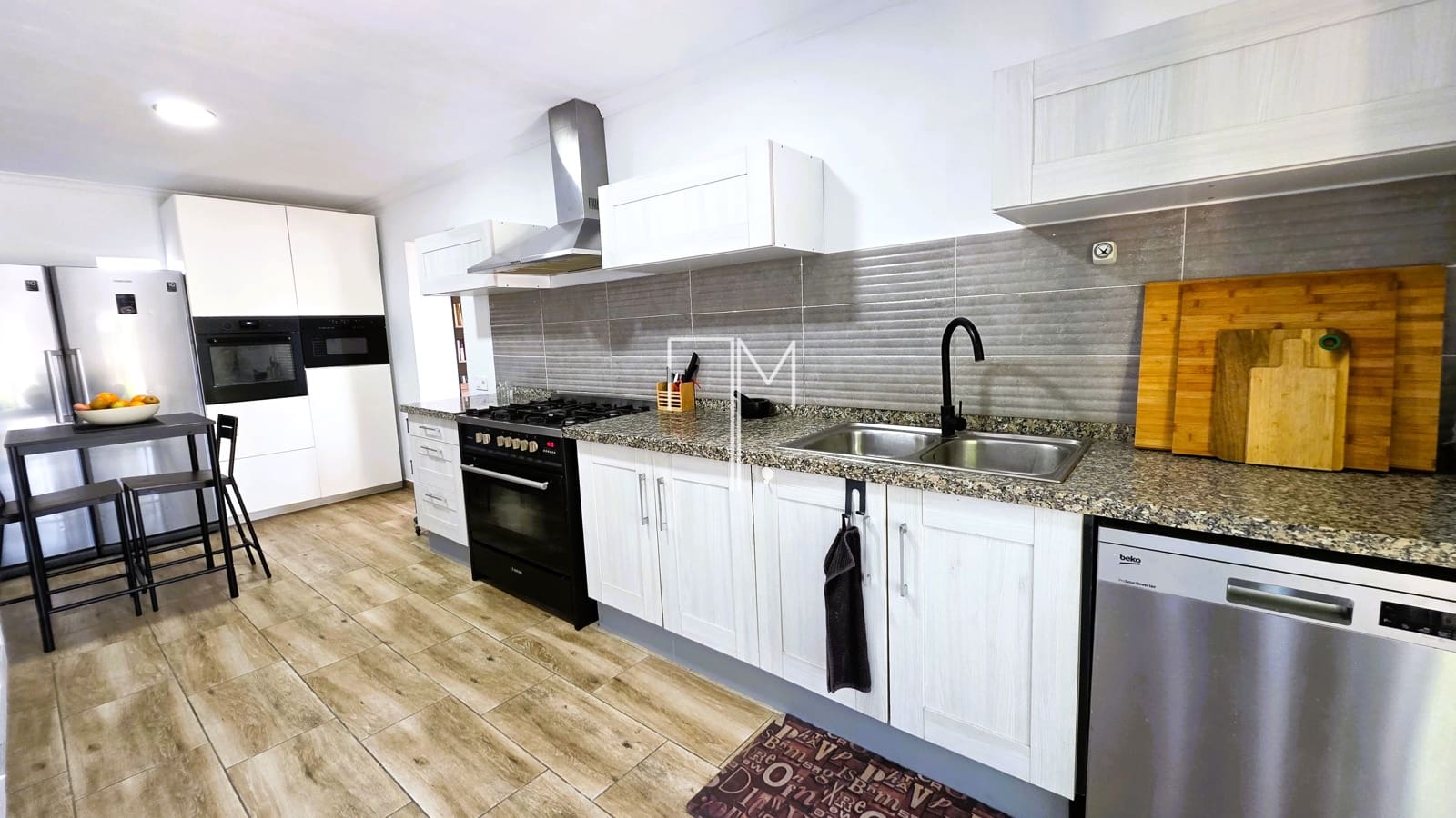 Chalet de 5 habitaciones en Alberic en venta con piscina garaje - 460.000 € (Ref: 9885207)