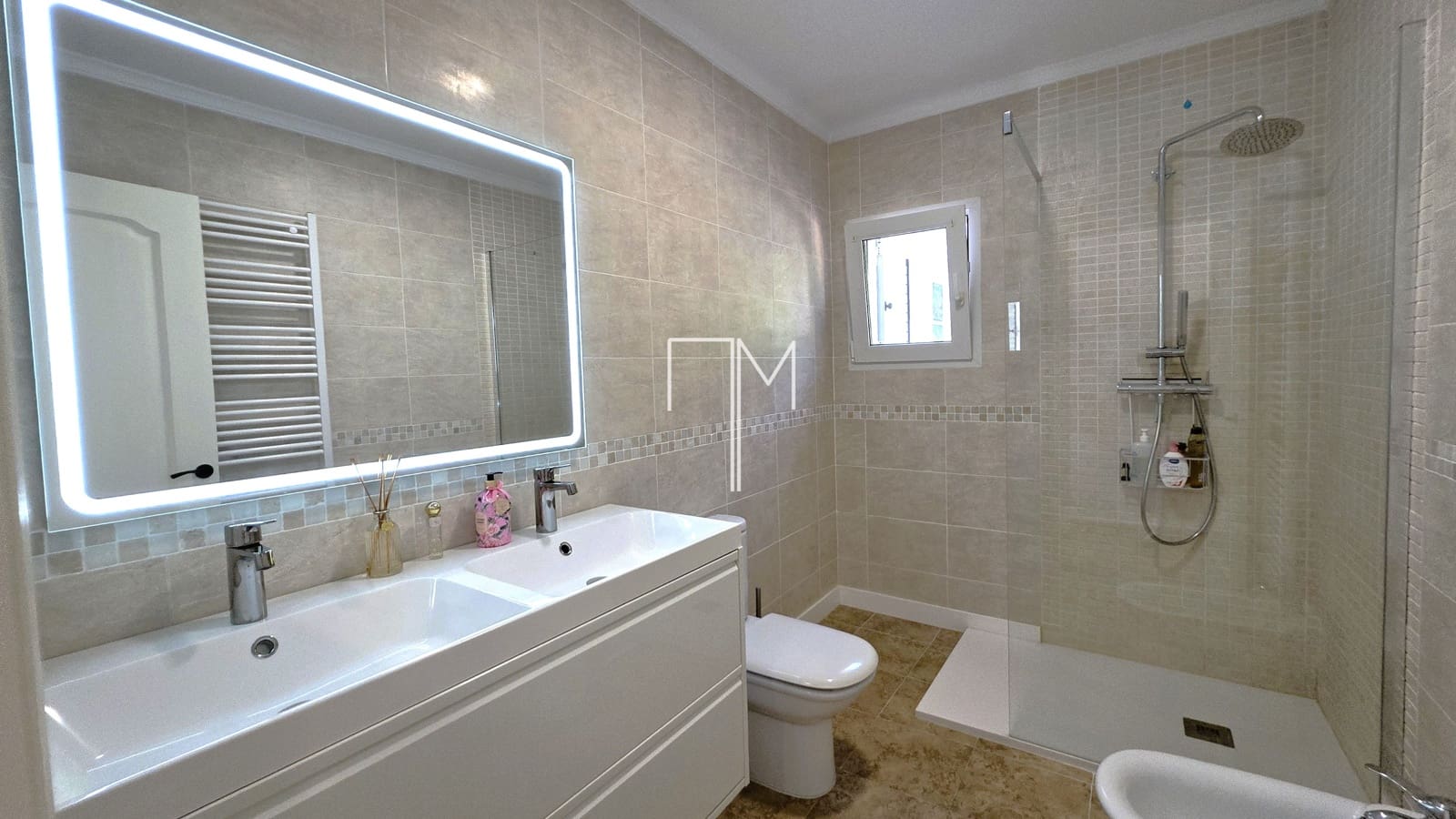 Chalet de 5 habitaciones en Alberic en venta con piscina garaje - 460.000 € (Ref: 9885207)