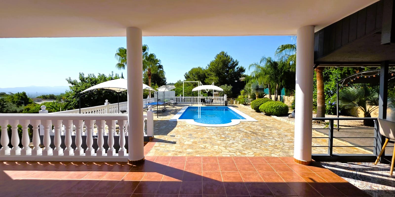 Chalet de 5 habitaciones en Alberic en venta con piscina garaje - 460.000 € (Ref: 9885207)