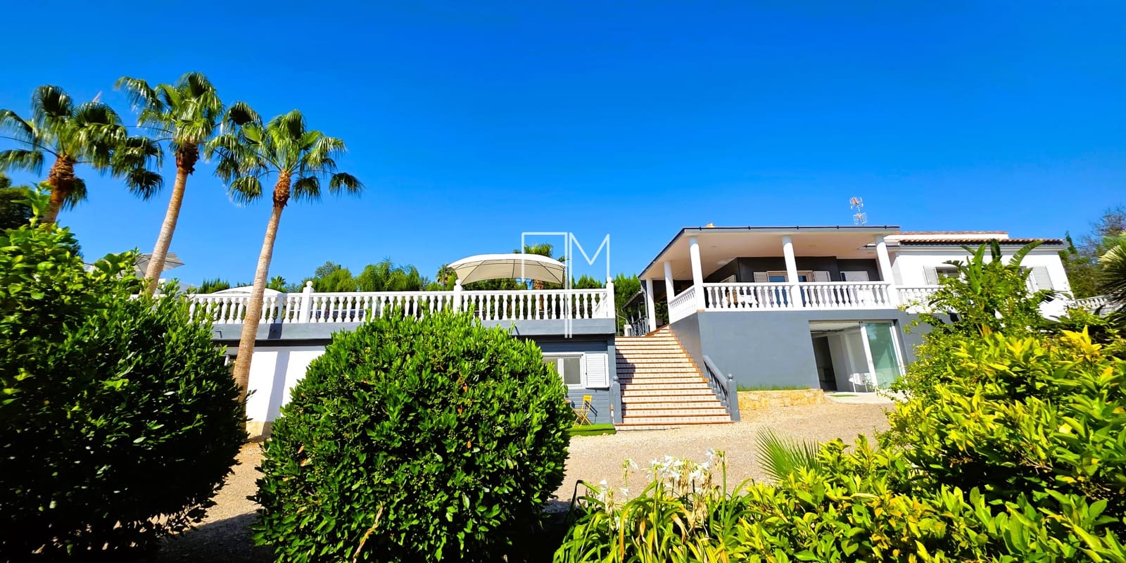 Chalet de 5 habitaciones en Alberic en venta con piscina garaje - 460.000 € (Ref: 9885207)