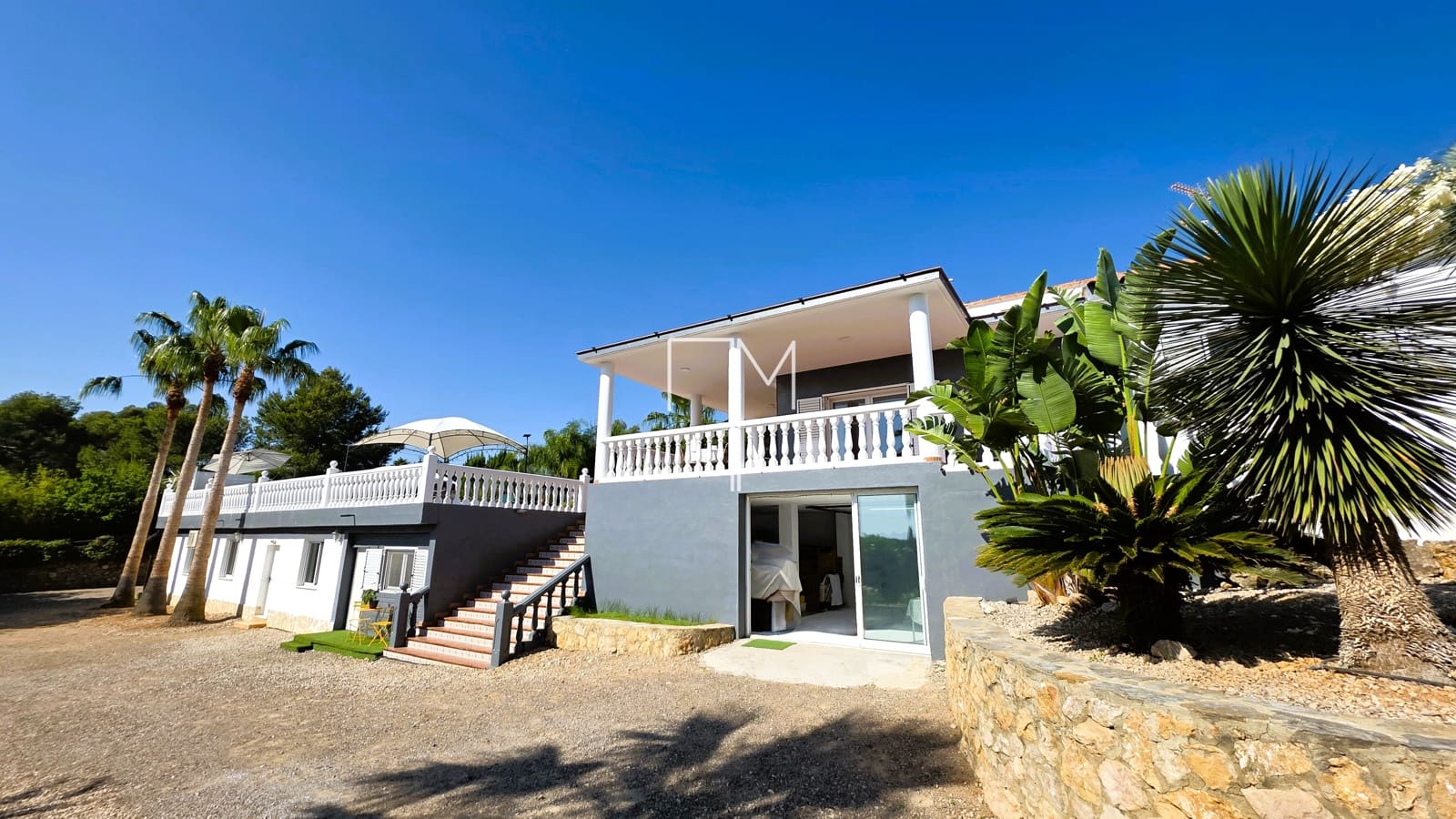 Chalet de 5 habitaciones en Alberic en venta con piscina garaje - 460.000 € (Ref: 9885207)