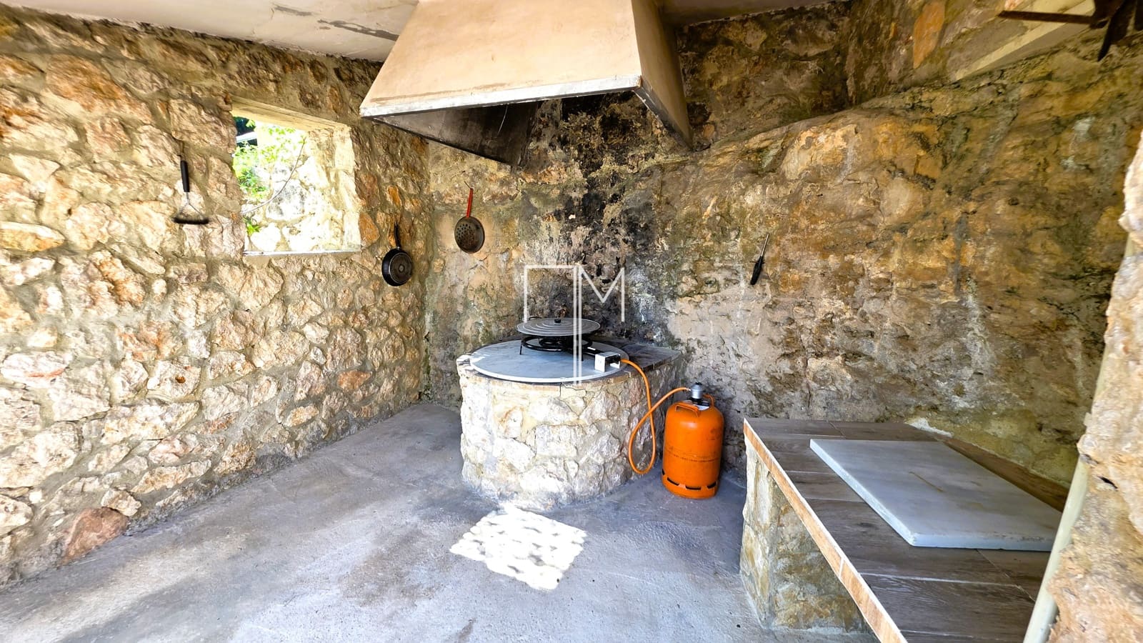 Chalet de 5 habitaciones en Alberic en venta con piscina garaje - 460.000 € (Ref: 9885207)