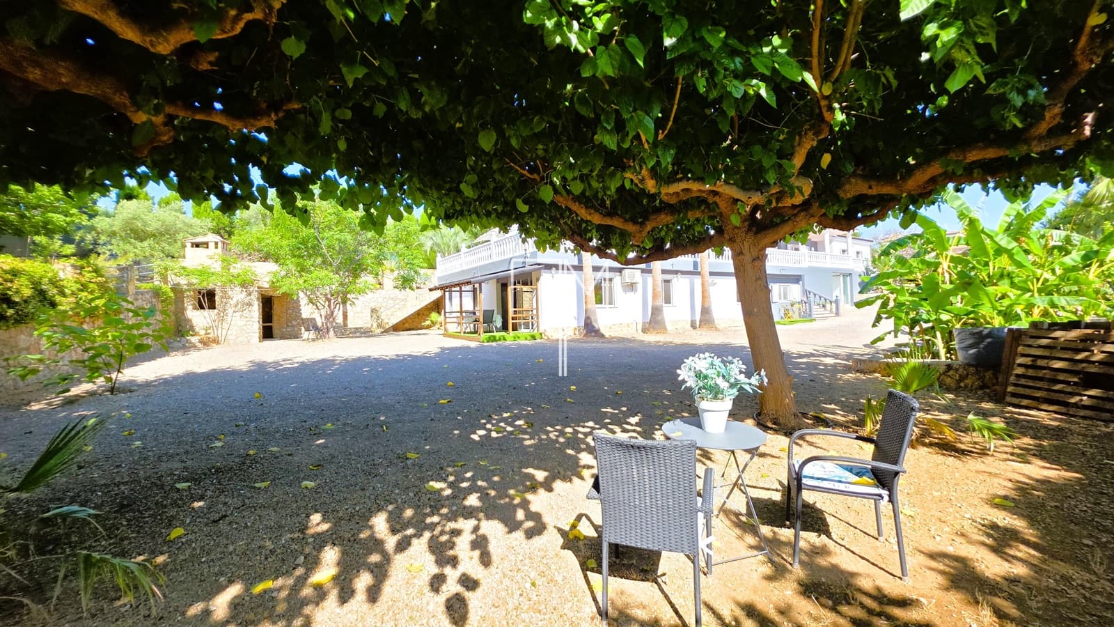 Chalet de 5 habitaciones en Alberic en venta con piscina garaje - 460.000 € (Ref: 9885207)
