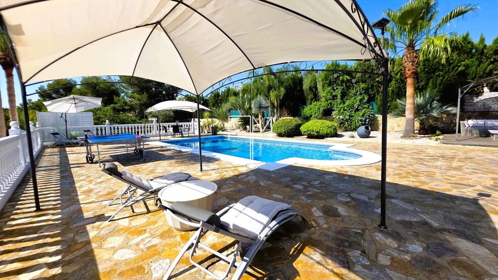 Chalet de 5 habitaciones en Alberic en venta con piscina garaje - 460.000 € (Ref: 9885207)